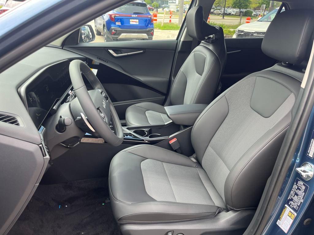 new 2025 Kia Niro car, priced at $30,334