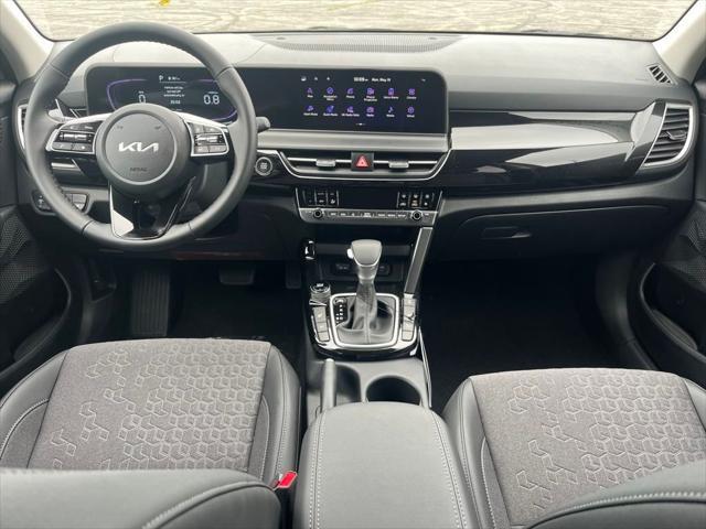 new 2025 Kia Seltos car, priced at $27,093