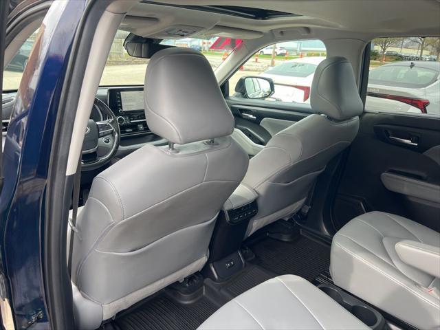 used 2021 Toyota Highlander car, priced at $35,908