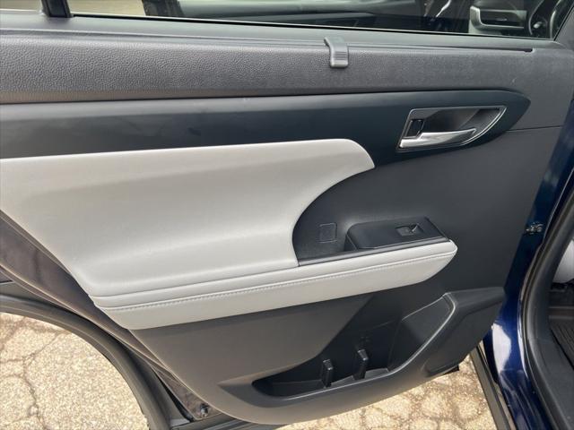 used 2021 Toyota Highlander car, priced at $35,908