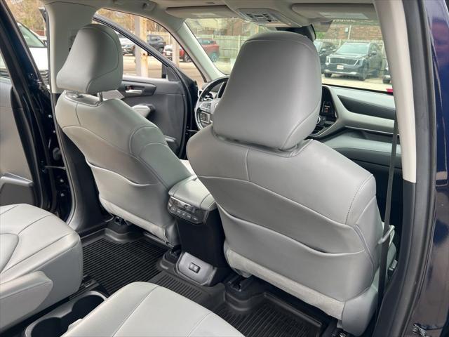 used 2021 Toyota Highlander car, priced at $35,908