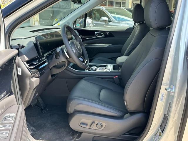new 2025 Kia Carnival Hybrid car, priced at $53,292