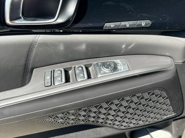 new 2025 Kia Carnival Hybrid car, priced at $53,292