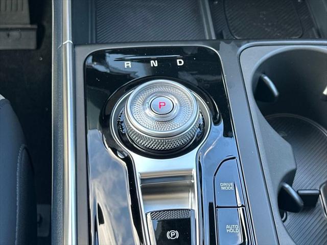 new 2025 Kia Carnival Hybrid car, priced at $44,245