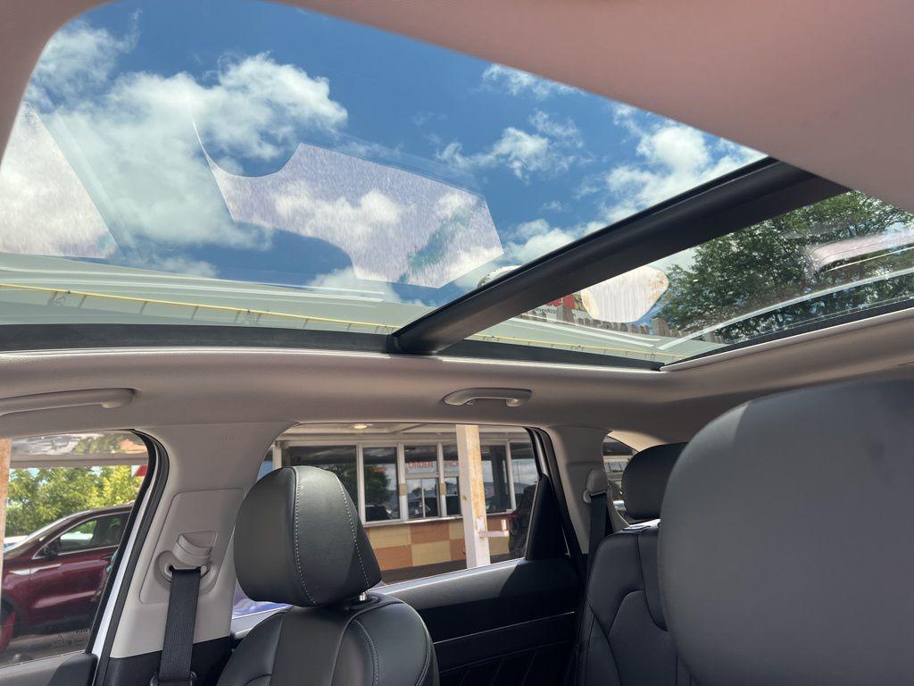 used 2023 Kia Sorento car, priced at $34,499