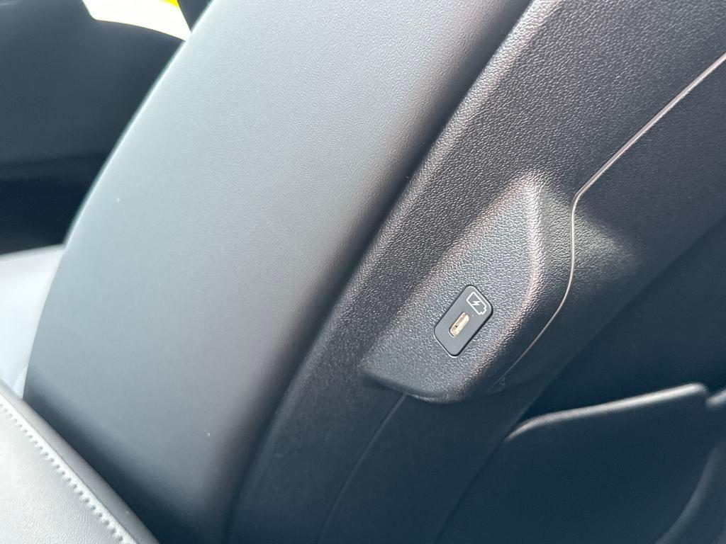 new 2025 Kia Niro car, priced at $30,623