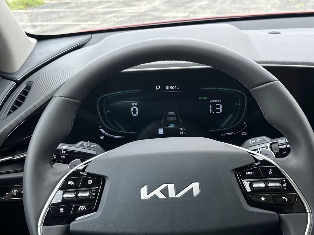 new 2025 Kia Niro car, priced at $30,623