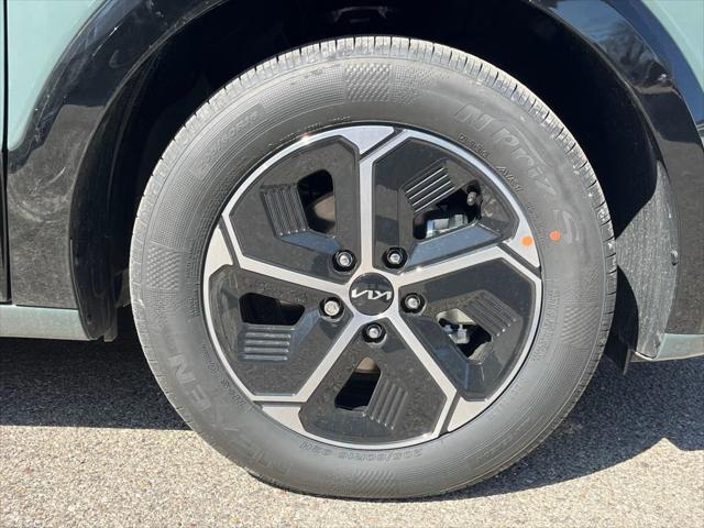 new 2025 Kia Niro car, priced at $33,711