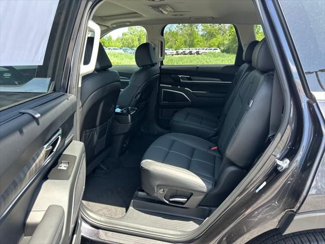 new 2025 Kia Telluride car, priced at $44,702