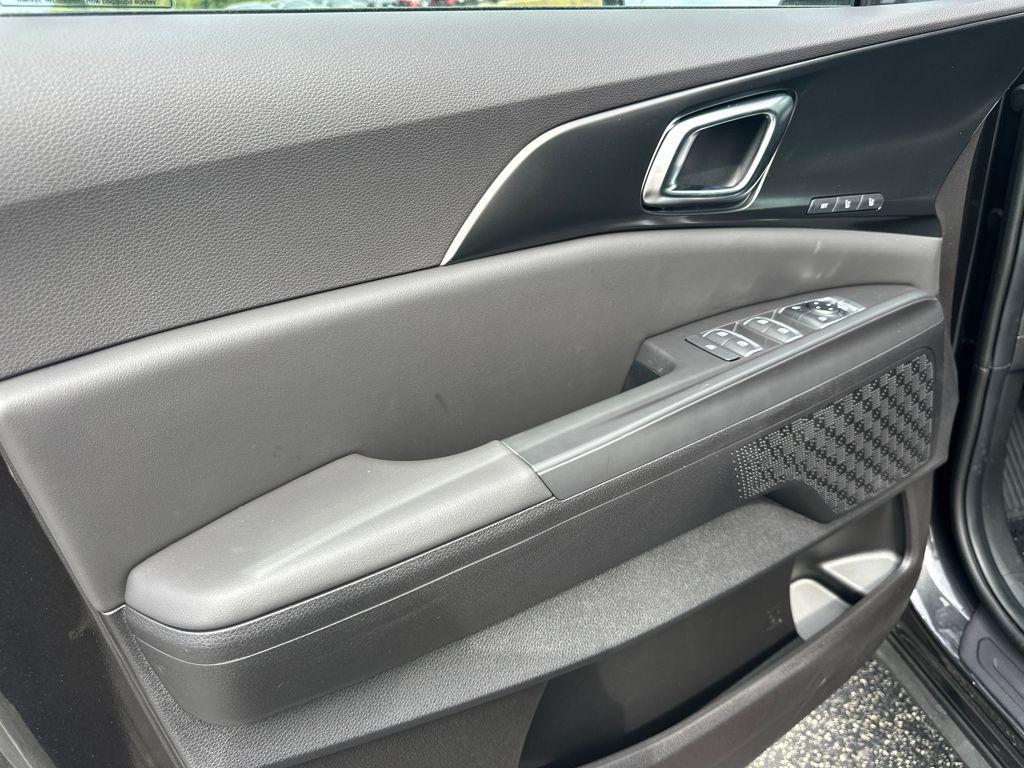 new 2026 Kia Carnival Hybrid car, priced at $49,025