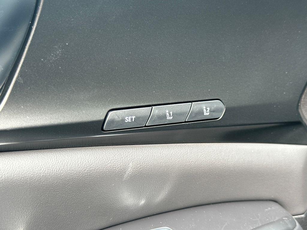 new 2026 Kia Carnival Hybrid car, priced at $49,025