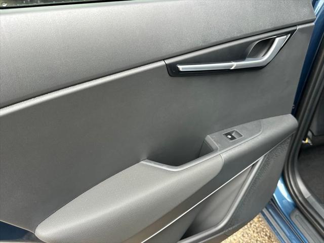 new 2025 Kia Niro car, priced at $30,588