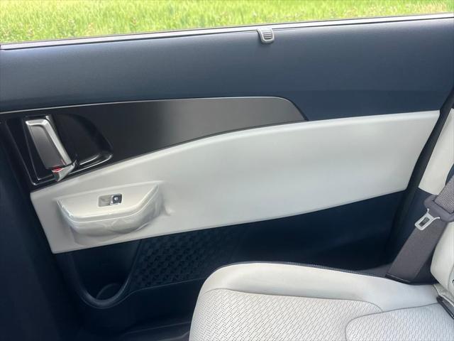 new 2025 Kia Carnival Hybrid car, priced at $51,169