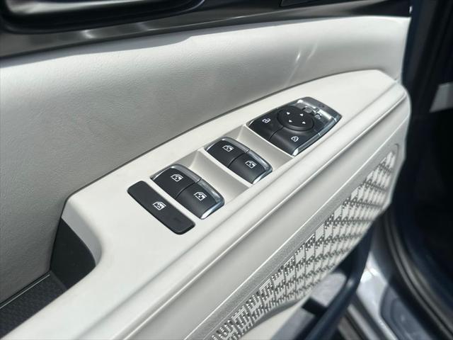 new 2025 Kia Carnival Hybrid car, priced at $51,169