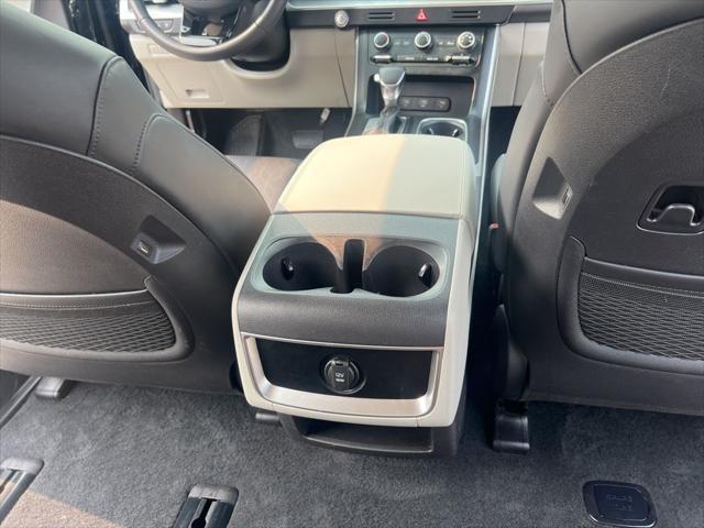 used 2024 Kia Carnival car, priced at $36,564