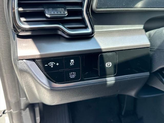new 2025 Kia Sportage Hybrid car, priced at $32,203