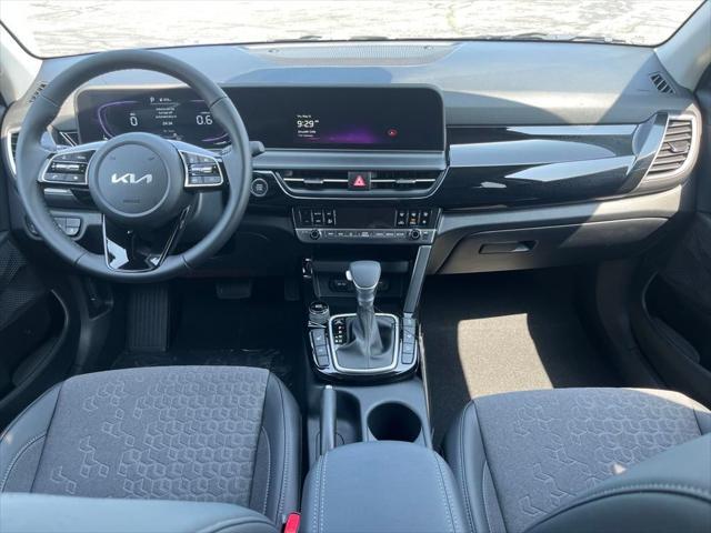 new 2025 Kia Seltos car, priced at $27,018