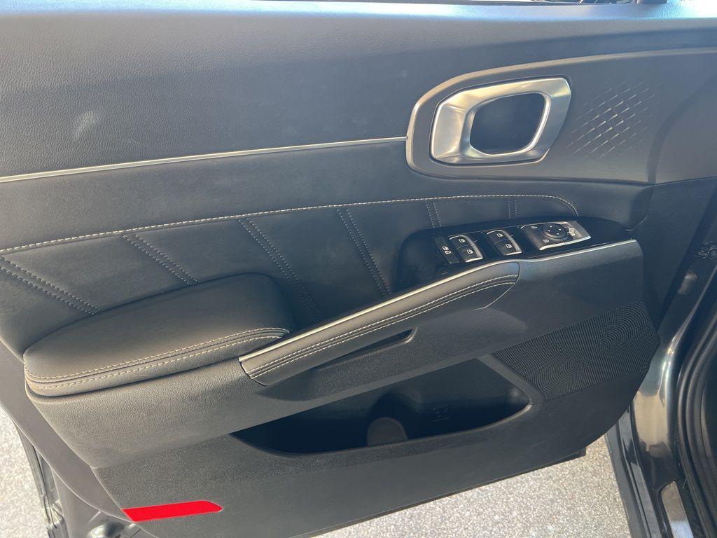 used 2022 Kia Sorento car, priced at $33,602