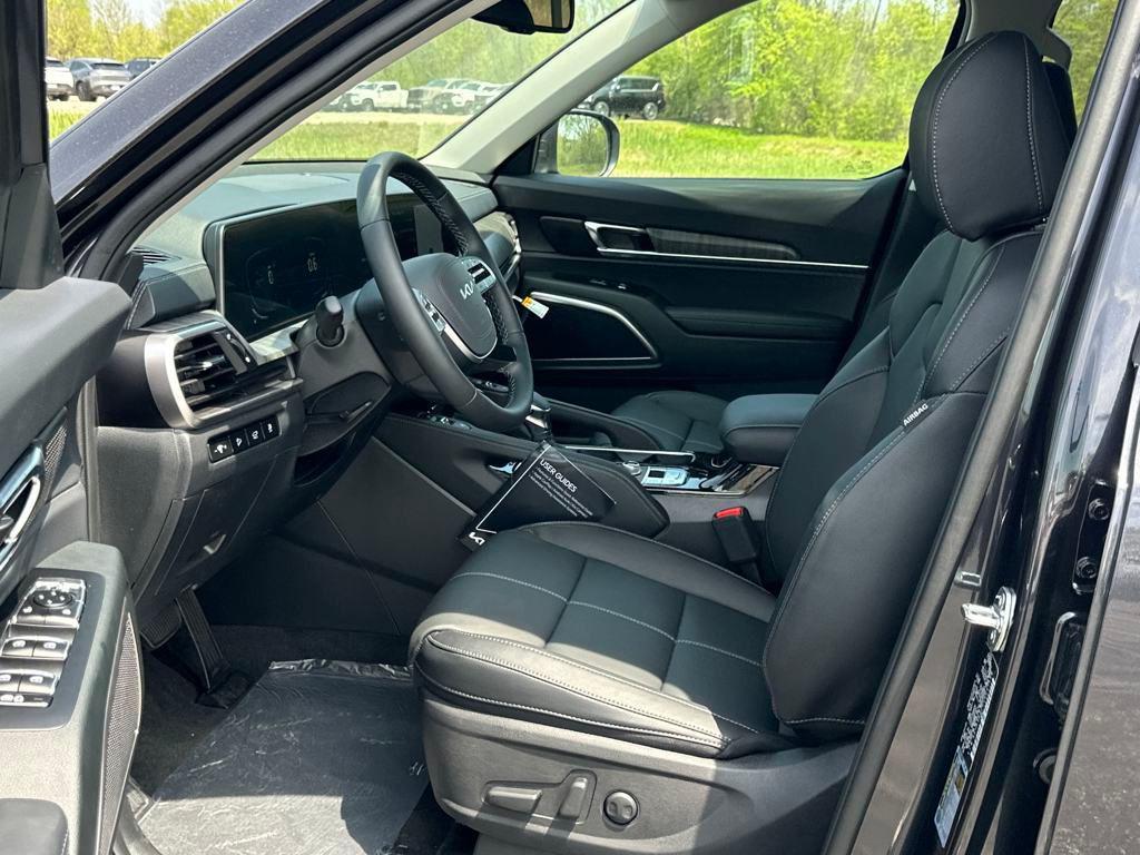 new 2025 Kia Telluride car, priced at $44,379