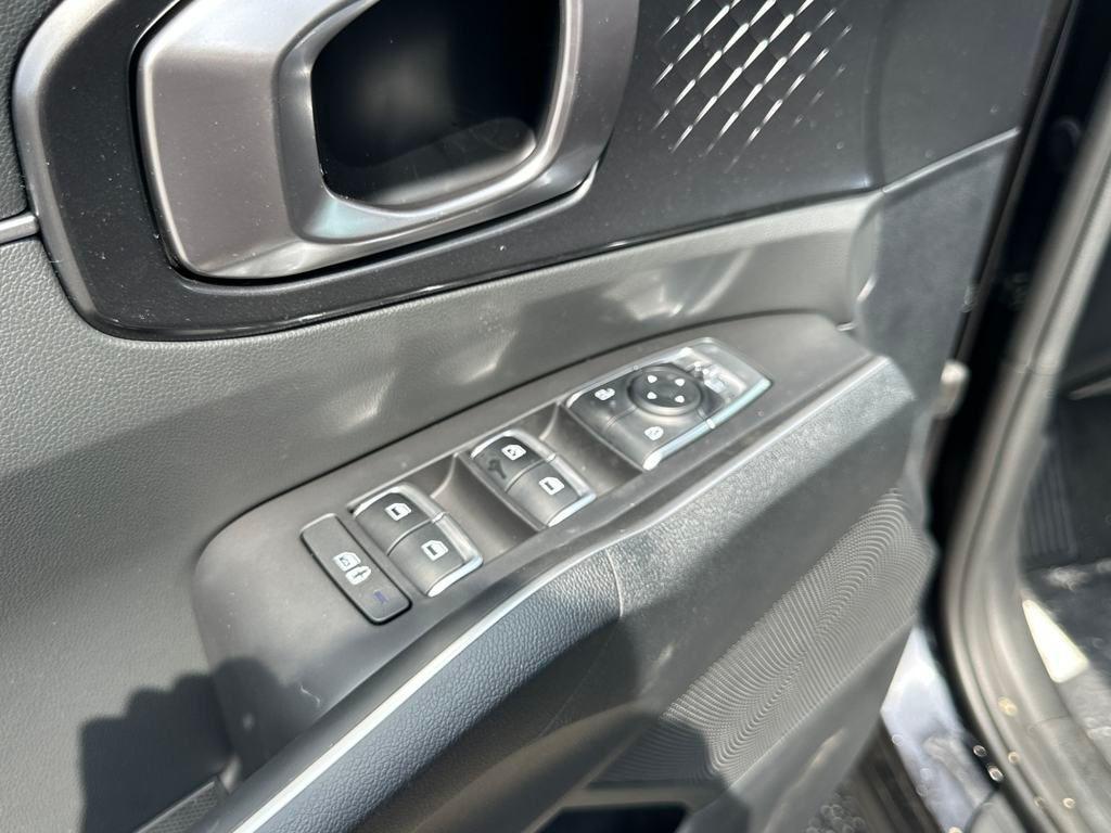 new 2025 Kia Sorento car, priced at $39,800