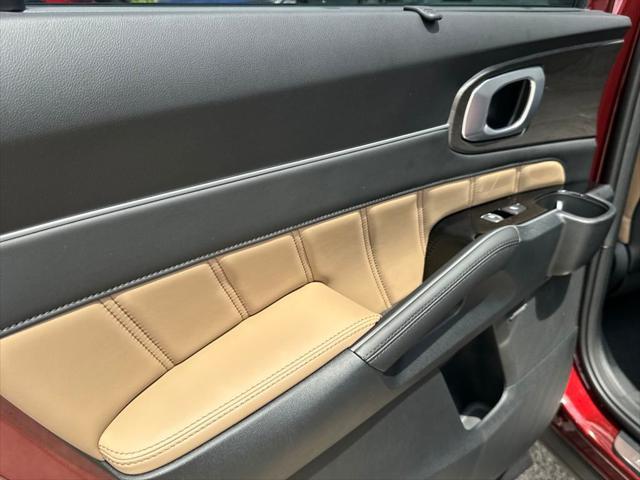 new 2025 Kia Sorento car, priced at $45,819