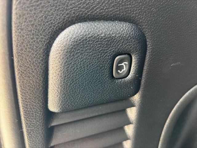 used 2022 Jeep Grand Cherokee car, priced at $29,999
