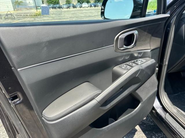new 2025 Kia Sorento car, priced at $41,023