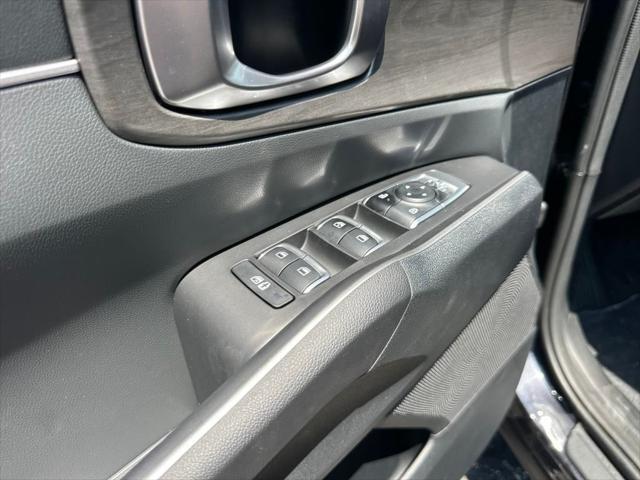 new 2025 Kia Sorento car, priced at $41,023