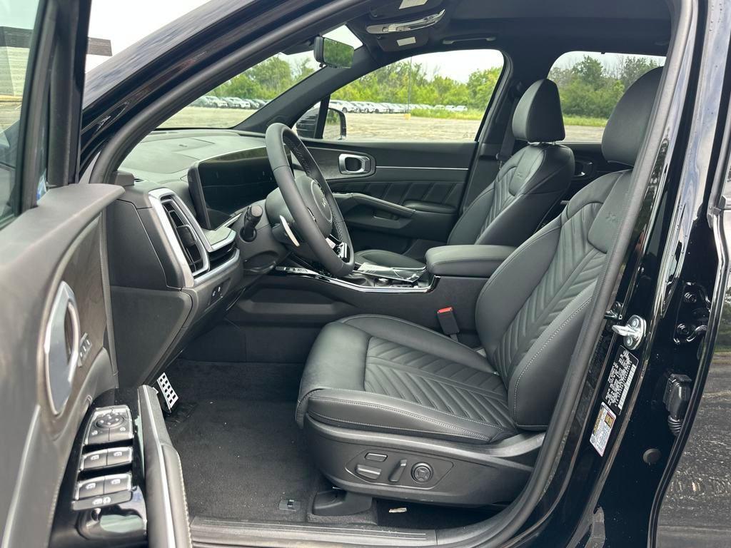 new 2025 Kia Sorento car, priced at $46,189