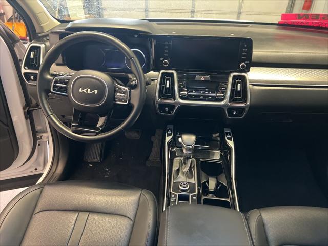 used 2023 Kia Sorento car, priced at $35,070