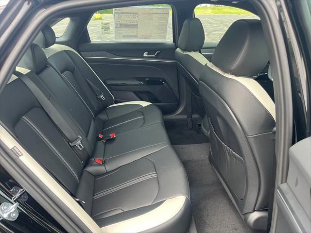 new 2025 Kia K5 car, priced at $31,735