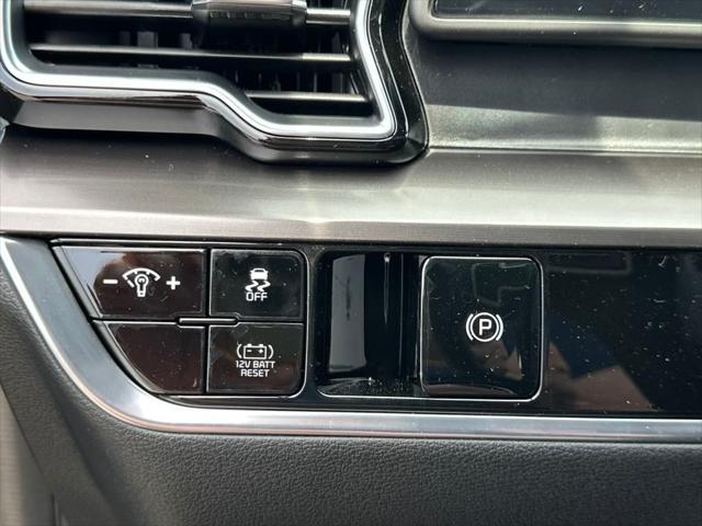 new 2025 Kia Sportage Hybrid car, priced at $33,259