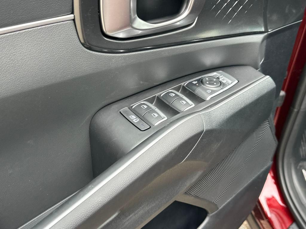 new 2025 Kia Sorento car, priced at $32,576
