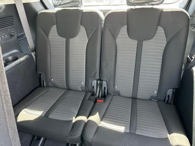 new 2025 Kia Sorento car, priced at $32,674