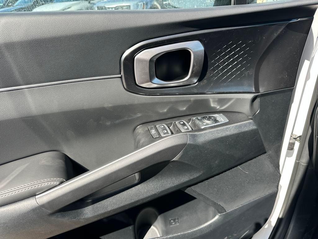 new 2025 Kia Sorento car, priced at $32,490