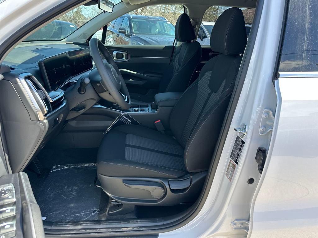 new 2025 Kia Sorento car, priced at $32,490