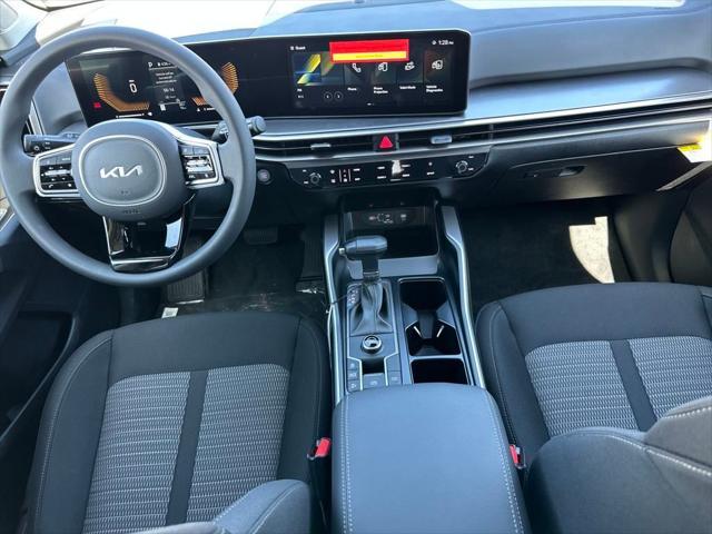 new 2025 Kia Sorento car, priced at $32,674