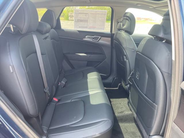 new 2025 Kia Sportage Hybrid car, priced at $34,807