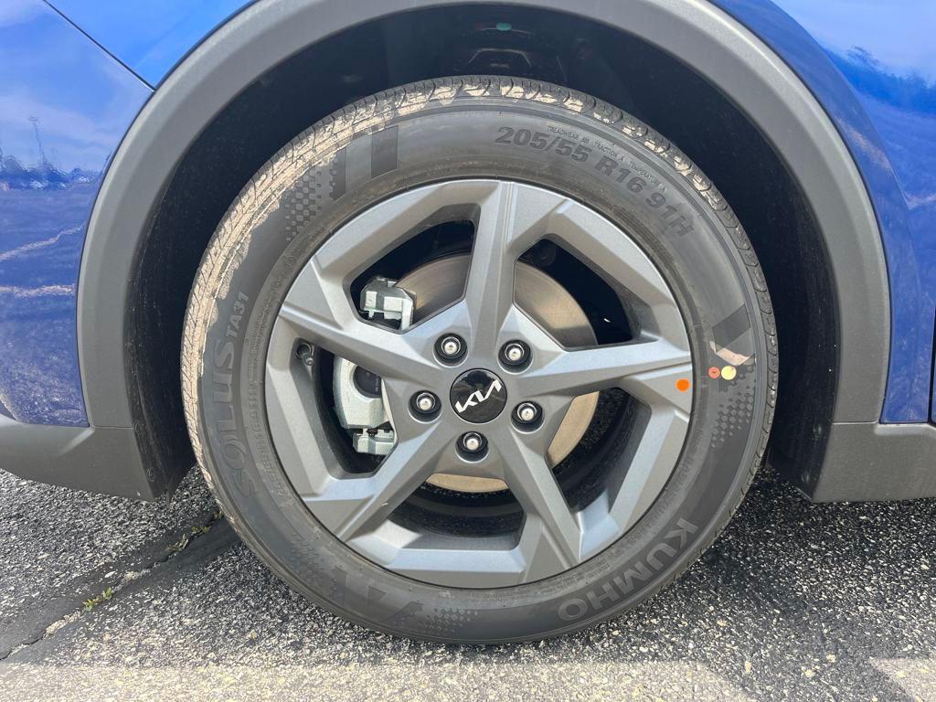 new 2025 Kia K4 car, priced at $22,957