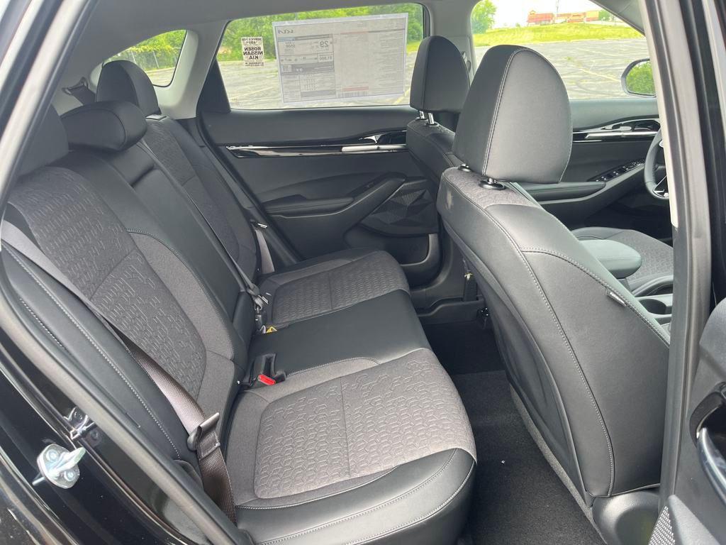 new 2025 Kia Seltos car, priced at $26,188