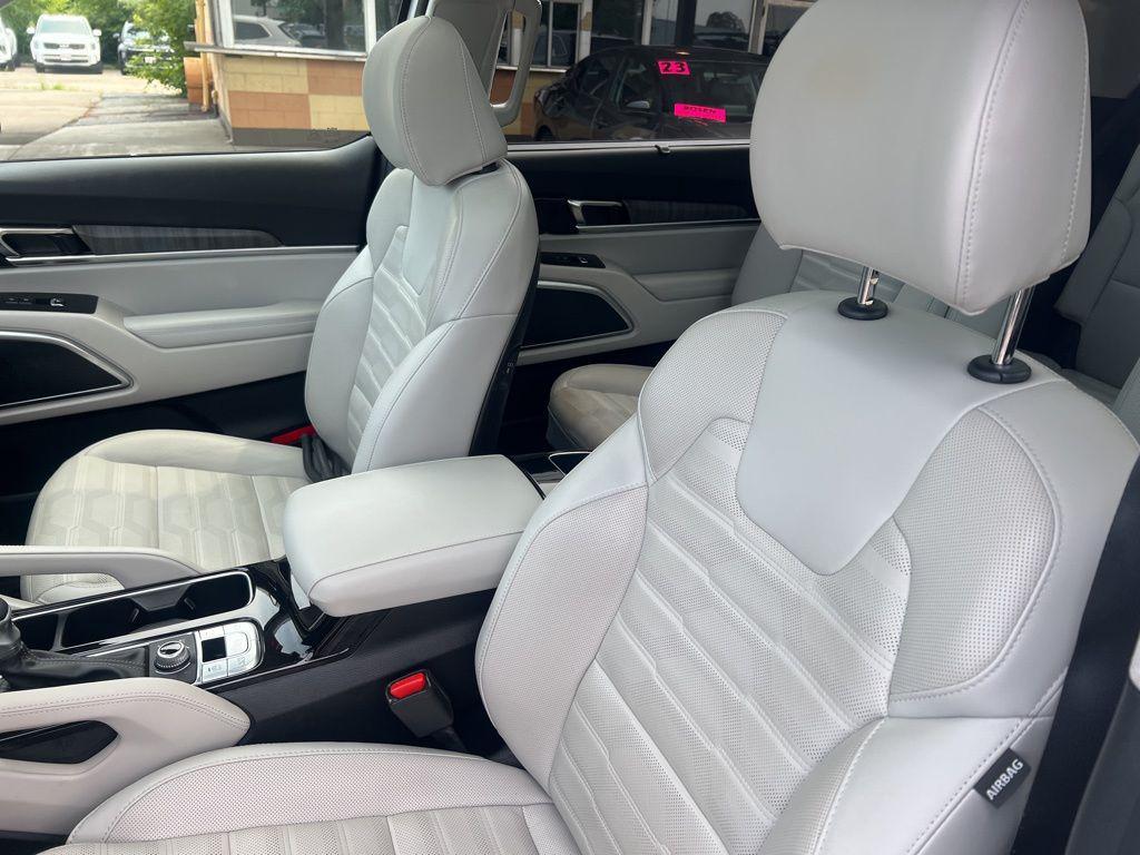 used 2023 Kia Telluride car, priced at $44,499