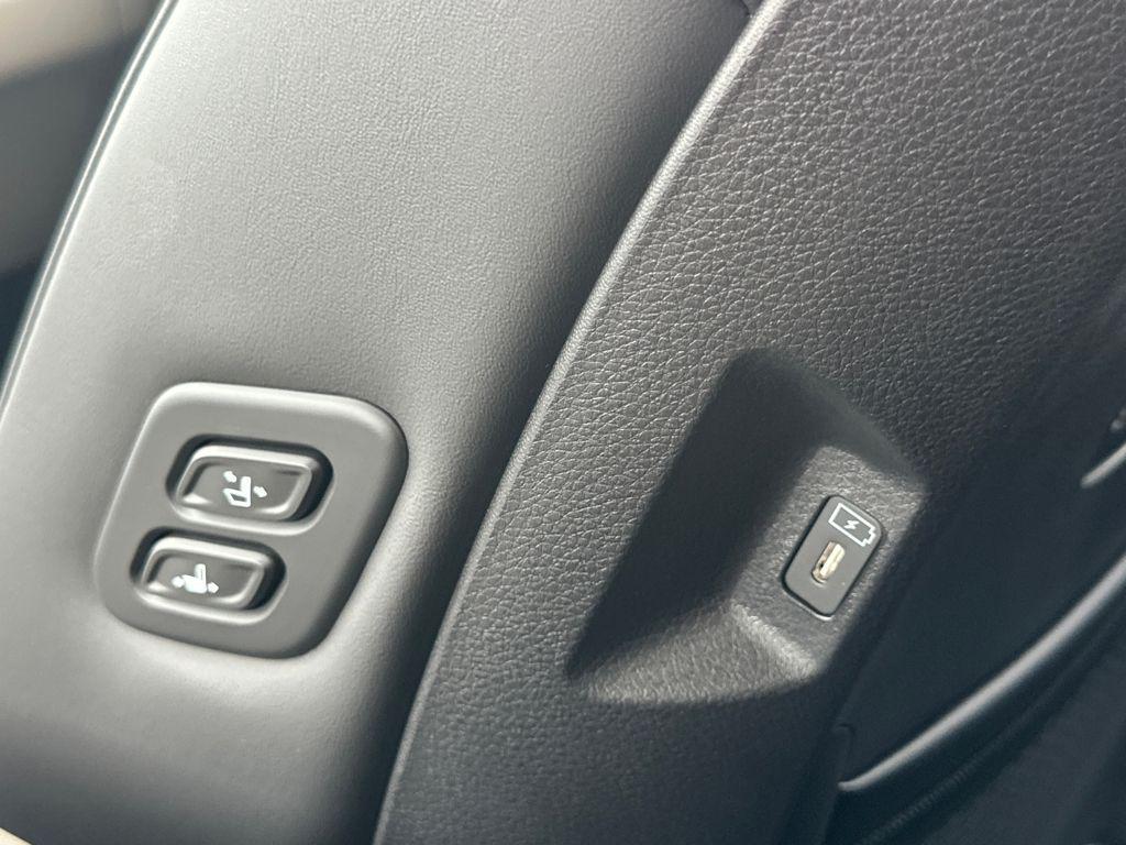 new 2026 Kia Carnival Hybrid car, priced at $48,545