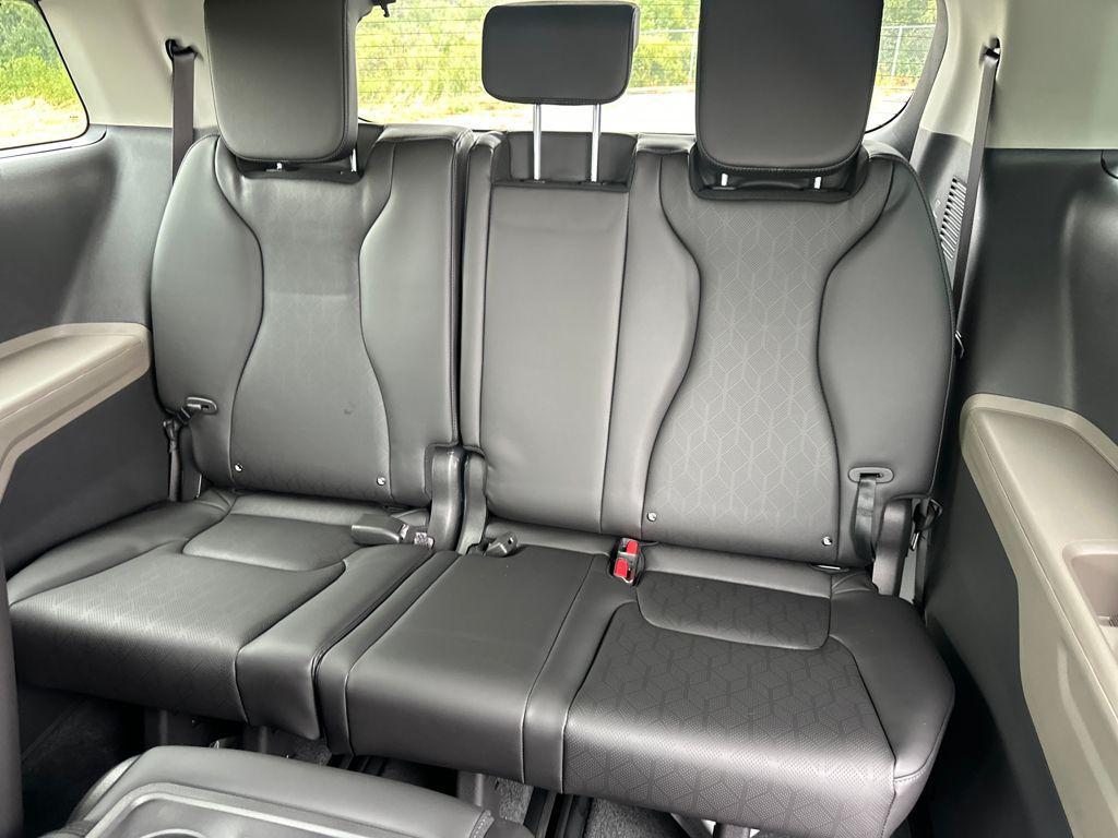 new 2026 Kia Carnival Hybrid car, priced at $48,545