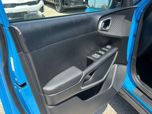 new 2025 Kia Soul car, priced at $23,698