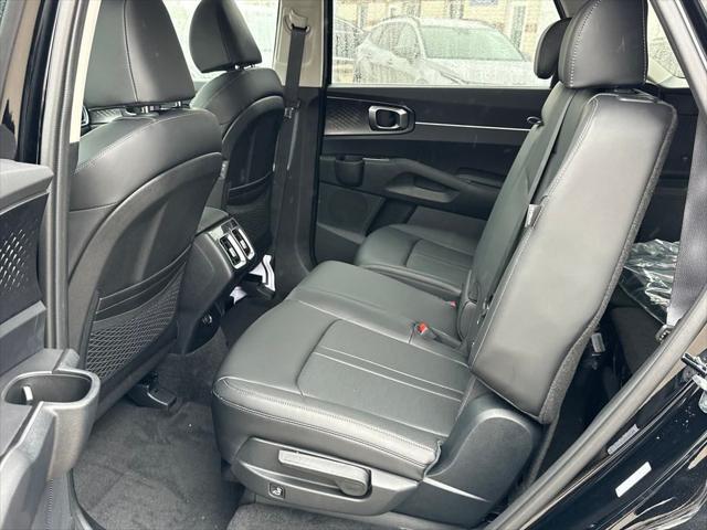 new 2025 Kia Sorento car, priced at $36,661