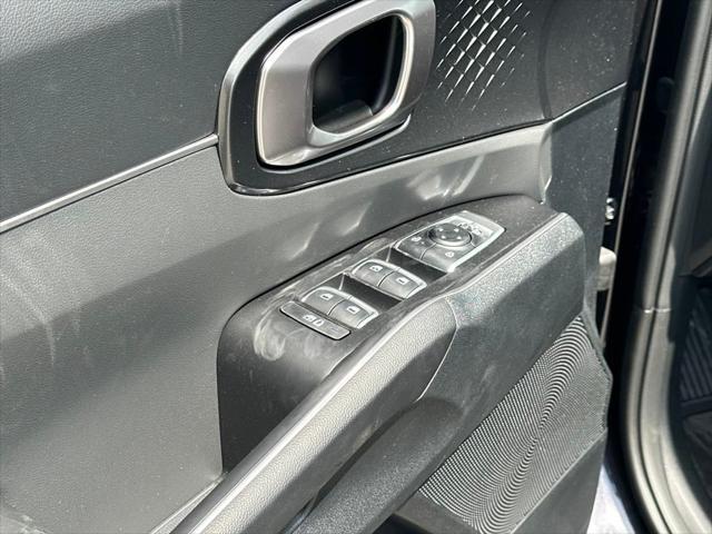 new 2025 Kia Sorento car, priced at $32,236