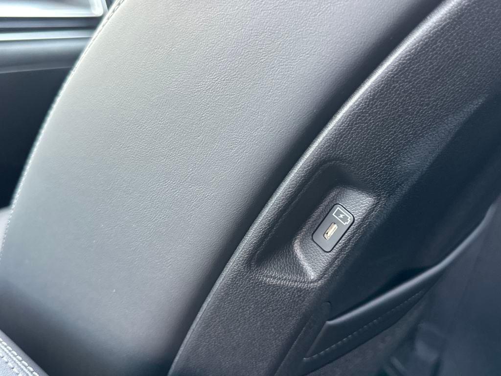 new 2025 Kia Sorento car, priced at $37,231