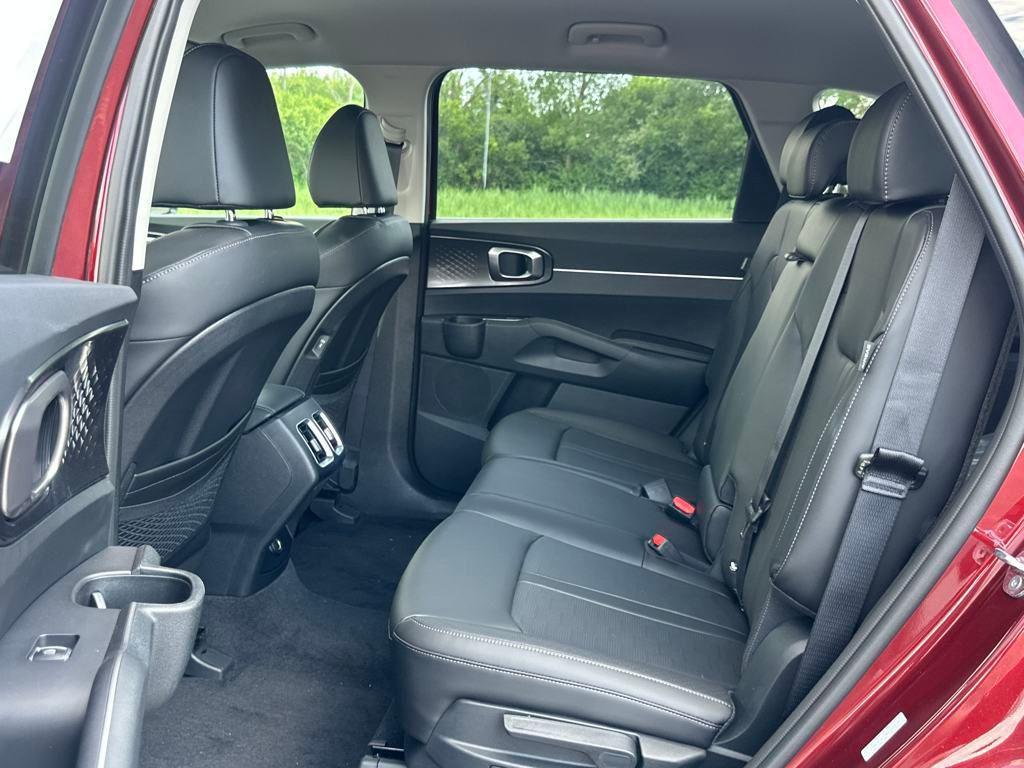 new 2025 Kia Sorento car, priced at $37,231