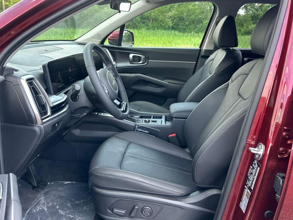 new 2025 Kia Sorento car, priced at $37,231