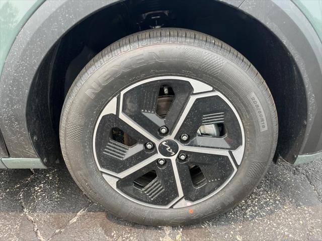 new 2025 Kia Niro car, priced at $30,383